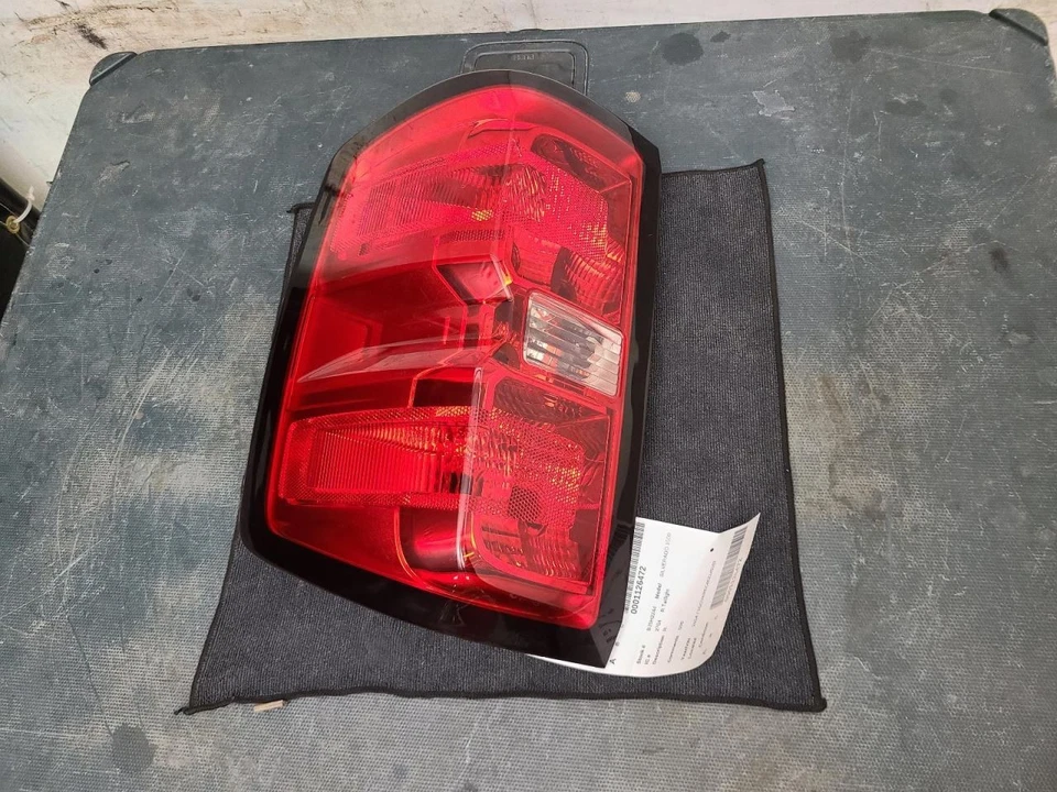 Passenger Right Tail Light Fits 14-15 SILVERADO 1500 PICKUP 1111836 - Image 1 of 1