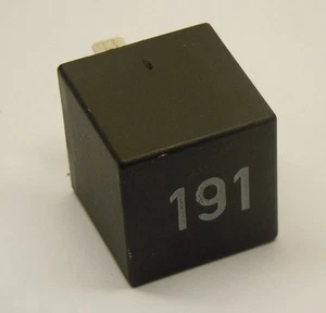 VW Scirocco 53B Mk2 Hazard Indicator Relay 191 1H0953227 - Picture 1 of 6