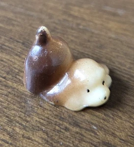 Vintage Miniatur Mini Kunststoff Cocker Spaniel verspielt Welpe Hund Figurine - Bild 1 von 3