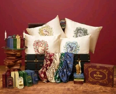 Harry Potter X Kitsch Ultimate Collectors Hogwarts Bundle Foto 1 de 4