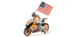 Minichamps 1:12 HONDA RC211V NICKY HAYDEN FIGURINE & FLAG CHAMPION MOTOGP 2006 - Bild 1 von 7