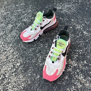Nike Air Max 270 React Mujeres Talla 7 Correr Gimnasio Activo Moda Zapatos Hiper Rosa - Imagen 1 de 24