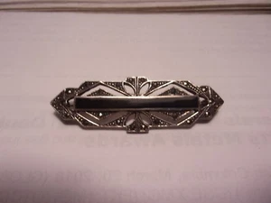 VINTAGE STERLING SILVER ONYX AND MARCASITES BAR PIN/BROOCH  - Picture 1 of 9