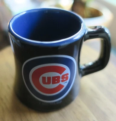 Chicago Cubs 1,5 oz. mini taza cerámica Foto 1 de 2