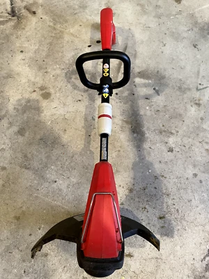 Recortadora/bordeadora de cuerda eléctrica recta HOMELITE 13 en 4 amperios - CABLEADA Foto 1 de 4