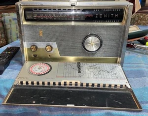 ROYAL 1000D ZENITH RADIO FUNKTIONSFÄHIG MIT ORIGINAL ANLEITUNG BUCH - Bild 1 von 5