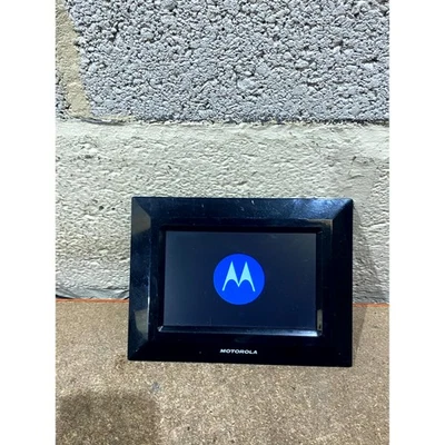 Motorola MF700 Digital Photo Frame Black 7" Colour Display Portable with Adapter - Image 1 of 4