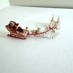 Trineo de Papá Noel de plástico vintage con 6 renos años 50 decoración navideña Hong Kong - Imagen 1 de 8