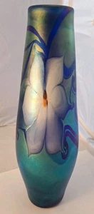 Jarrón floral iridiscente azul Aurene vidrio artístico Vandermark Studio 1979 10,75" bonito - Imagen 1 de 19