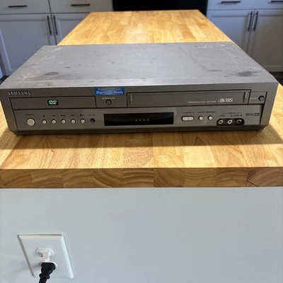 Samsung Progressive Scan DVD-V3500 DVD VCR ¡Combo reproductor! ¡Funciona! Sin mando a distancia. Foto 1 de 4