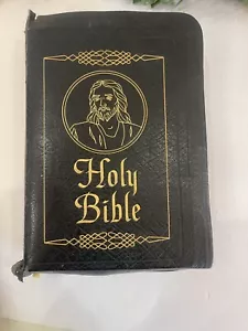 Vintage 1950 THE HOLY BIBLE GOLDEN BOOK EDITION ILLUSTRATED INDEXED RED LETTER - Imagen 1 de 7