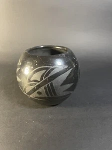 Santa Clara Public Black pottery Bowl by Mollie Naranjo 2.75”-hairline Crack - Picture 1 of 13