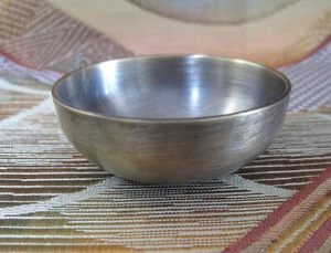 Original. Usado. Campana budista japonesa. Cuenco para cantar. Campana budista de cobre .78 g - Imagen 1 de 12