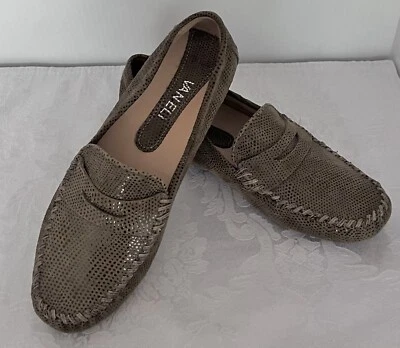 Van Eli Penny Mocasines Taupe Estampado Serpiente Gamuza Mocasín Zapatos para Conducir Talla 6M Foto 1 de 3