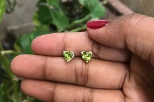 Natural Peridot Gemstone 925 Sterling Silver Handmade Stud Earrings - Picture 1 of 4
