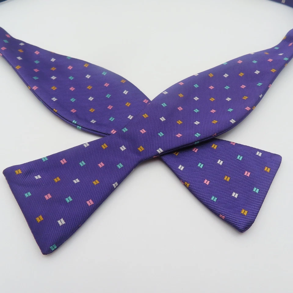 Pajarita Stafford púrpura rosa lunares 2" de ancho autocorbata poliéster Foto 1 de 4