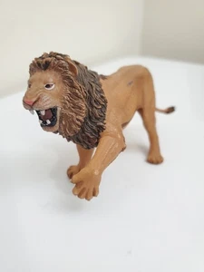 2003 Papo Roaring/Swatting Male Lion Toy, Retired Animal Figure - Picture 1 of 6