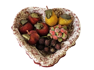 LONGABERGER Vintage 1999 Sweetheart HEART Basket w/ Beaded Fruit Assortment - Picture 1 of 10