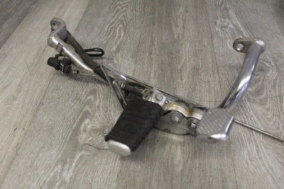 Yamaha Virago 535 XV535 1994 reposapiés delantero derecho clavija paso freno pedal soporte Foto 1 de 4