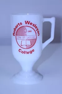 Tazza da caffè Robert Wesleyan College MilkGlass vintage piedistallo manico federale ACL - Foto 1 di 15