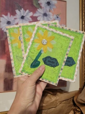 Tarjeta de felicitación floral Smile hecha a mano amarilla y verde en blanco A2 tarjeta y sobre Foto 1 de 4