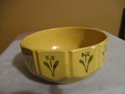 ANTIQUE DAISY STENCILED YELLOW WARE BOWL--11 PANELS--2 3/4" DEEP - Image 1 of 4