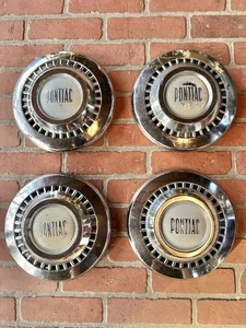 55 56 57 Pontiac Dog Dish HUB CAPS Set of 4 Hubcaps 1955 1956 1957 - Picture 1 of 19