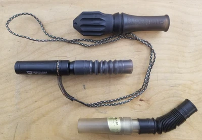 3x Hunting Calls Knight & Hale Grunter, Flextone, M.A.D. MD409 - Image 1 of 4