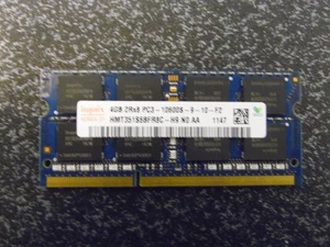 1x 4GB DDR3-SODIMM RAM 204 Pin PC3-10600S 1333MHZ HYNIX HMT351S6BFR8C-H9 - Afbeelding 1 van 3