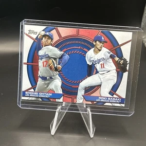 2025 Topps #DD-15 Shohei Ohtani/Roki Sasaki Dynamic Duos - Dodgers - Imagen 1 de 1