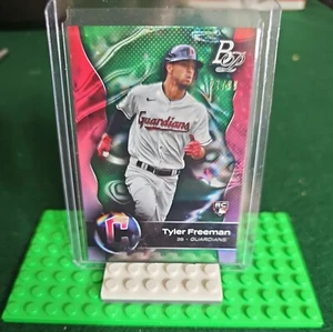 2023 Bowman Platinum Tyler Freeman Green Foil RC #/99 - Card #30 - Guardians - Bild 1 von 2