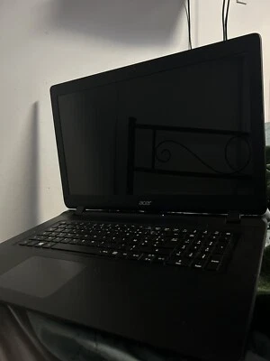 Acer Aspire ES1-732-C2MR 17,3” (Intel Celeron N3350, 1,10 GHz, 4Go RAM, 1To HDD) - Photo 1/3