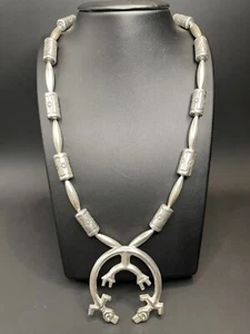 Collar con cuentas cilíndricas Naja de plata de ley - Imagen 1 de 15