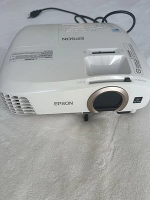 Complete 3D Home Theater Setup – Epson 2045 + Extras – Ready to Use! - Image 1 of 4