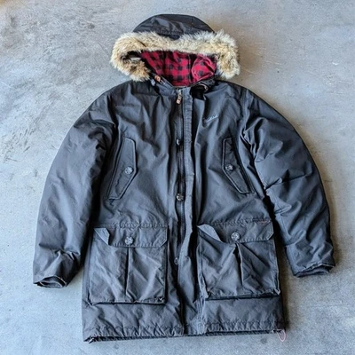 Parka Woolrich Arctic Down 550 para hombre relleno negra pequeña Foto 1 de 4