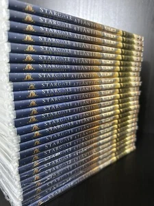 STARGATE ATLANTIS SERIE COMPLETA - DVD ITA in italiano - Foto 1 di 6