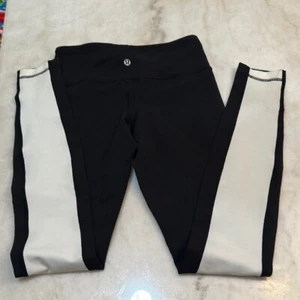 Leggings Lululemon Athletica bianco e nero design sportivo taglia 4 - Foto 1 di 9