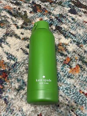 Botella de agua Kate Spade Outlet 9”H verde aislada acero inoxidable 16 oz - NUEVA Foto 1 de 4