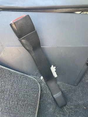 Jeep Cherokee XJ 1996 receptor de cinturón de seguridad delantero izquierdo del conductor Foto 1 de 2