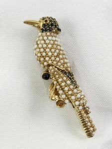 Broche prendedor vintage raro Ciner pájaro en rama perlas pedrería tono dorado - Imagen 1 de 7