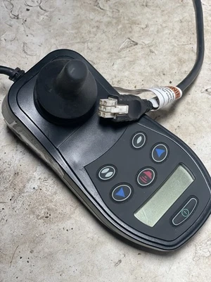 QUANTUM WHEELCHAIR 6-KEY Q-Logic-NE+ JOYSTICK CONTROLLER  CTLDC1560, 1751-6209 - Image 1 of 4
