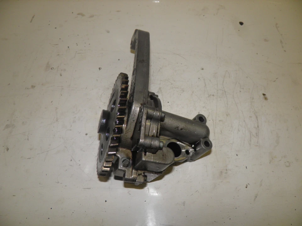 VOLKSWAGEN TOUAREG TRANSPORTER 2.5TDI 10V OIL PUMP 070115105A - Изображение 1 из 1