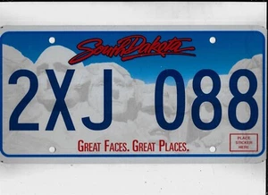 EXPIRED SOUTH DAKOTA *MOUNT RUSHMORE* LICENSE PLATE RANDOM LETTERS/NUMBERS MINT! - Picture 1 of 1