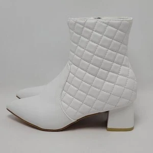 Weiße gesteppte Stiefelette mit Blockabsatz und seitlichem Reißverschluss Größe 9 - Bild 1 von 14