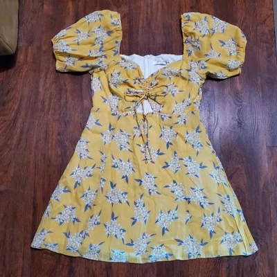 Vestido Oh My Love London Amarillo Floral Mini con Detalle de Corbata Frontal y Recorte Talla L Foto 1 de 4