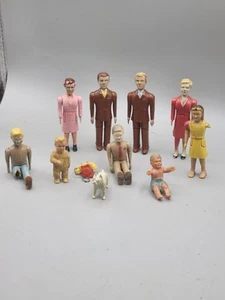 LOT of 8 VINTAGE 1950's RENWAL DOLL HOUSE FIGURES~FAMILY - Picture 1 of 18