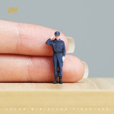 1/72 Saluting Ground Troops Doll Miniatures Figure Model Toys Gift - Image 1 of 4