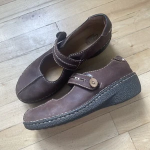 Clarks Artisan Brow Leather Casual Mary Jane Shoes Womens 9 W EUC - Picture 1 of 10