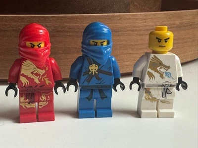 LEGO Ninjago: Las Armas Doradas - Minifiguras antiguas Foto 1 de 4