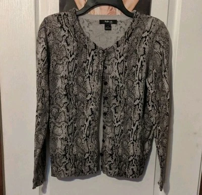 Cardigã Style & Co pele de cobra estampa de píton médio pequeno botão para cima manga longa - Imagem 1 de 4
